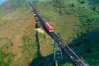 Thưởng ngoạn cảnh đẹp Sa Pa từ tuyến tàu hỏa leo núi dài nhất Việt Nam