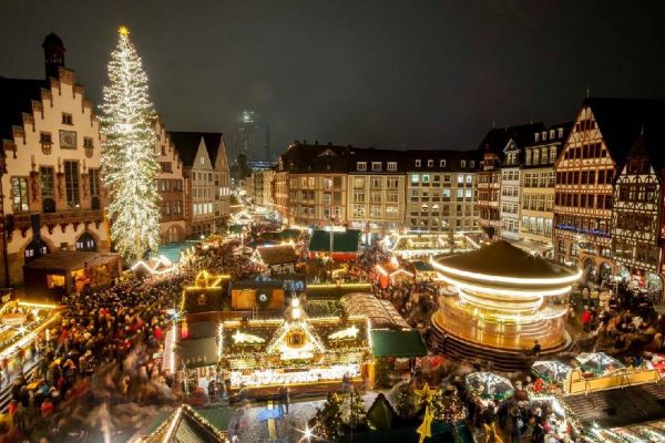 Các khu chợ ở Đức rực rỡ gần mùa giáng sinh