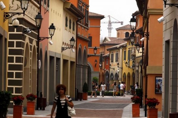 Ngỡ Ngàng 10 Địa Danh "Nhái" Nổi Tiếng Nhất Trung Quốc