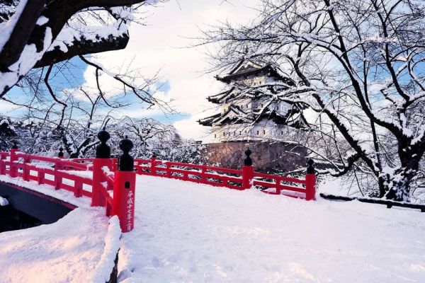 Cuộc sống ở thành phố tuyết rơi dày 8 m tại Nhật Bản