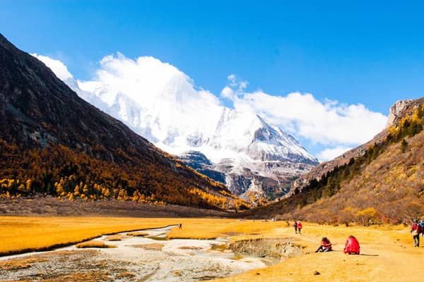 Du Lịch Trung Quốc Đẹp Mê Người Trên 5 Ngọn Núi Tuyết Vĩnh Cửu