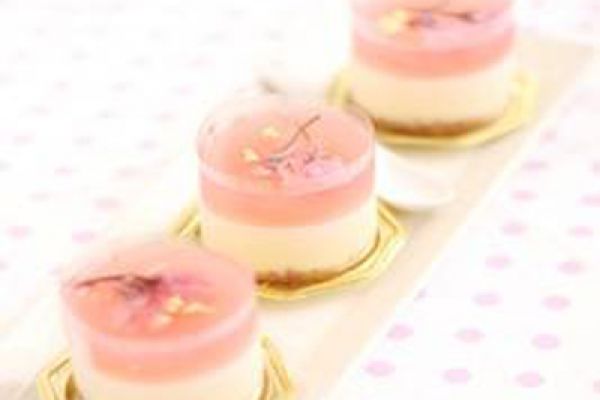 Những Món Ăn Độc Đáo Làm Từ Cánh Hoa Anh Đào Của Người Nhật