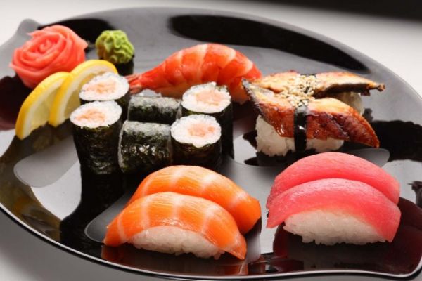 Du Lịch Nhật Bản Thưởng Thức 5 Biến Thể Độc Đáo Của Món Sushi