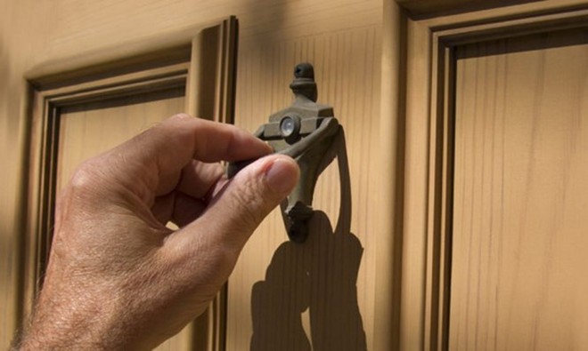 Scotland: Mời trai đẹp đến nhà xông đất