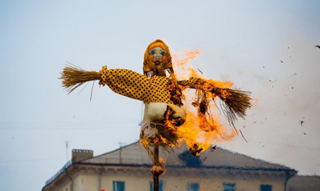Ecuador: Đốt bù nhìn